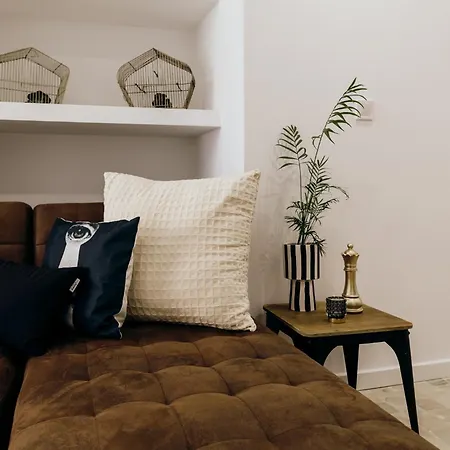 Apartment Dandy's Blue
